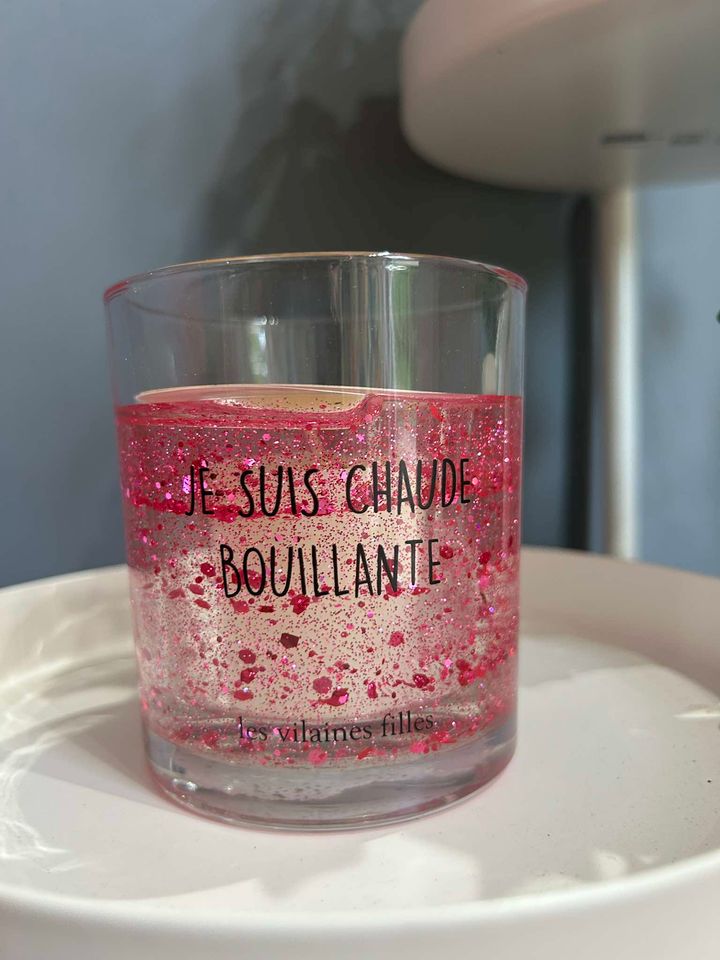 Bougie pailletée « Je suis chaude bouillante »