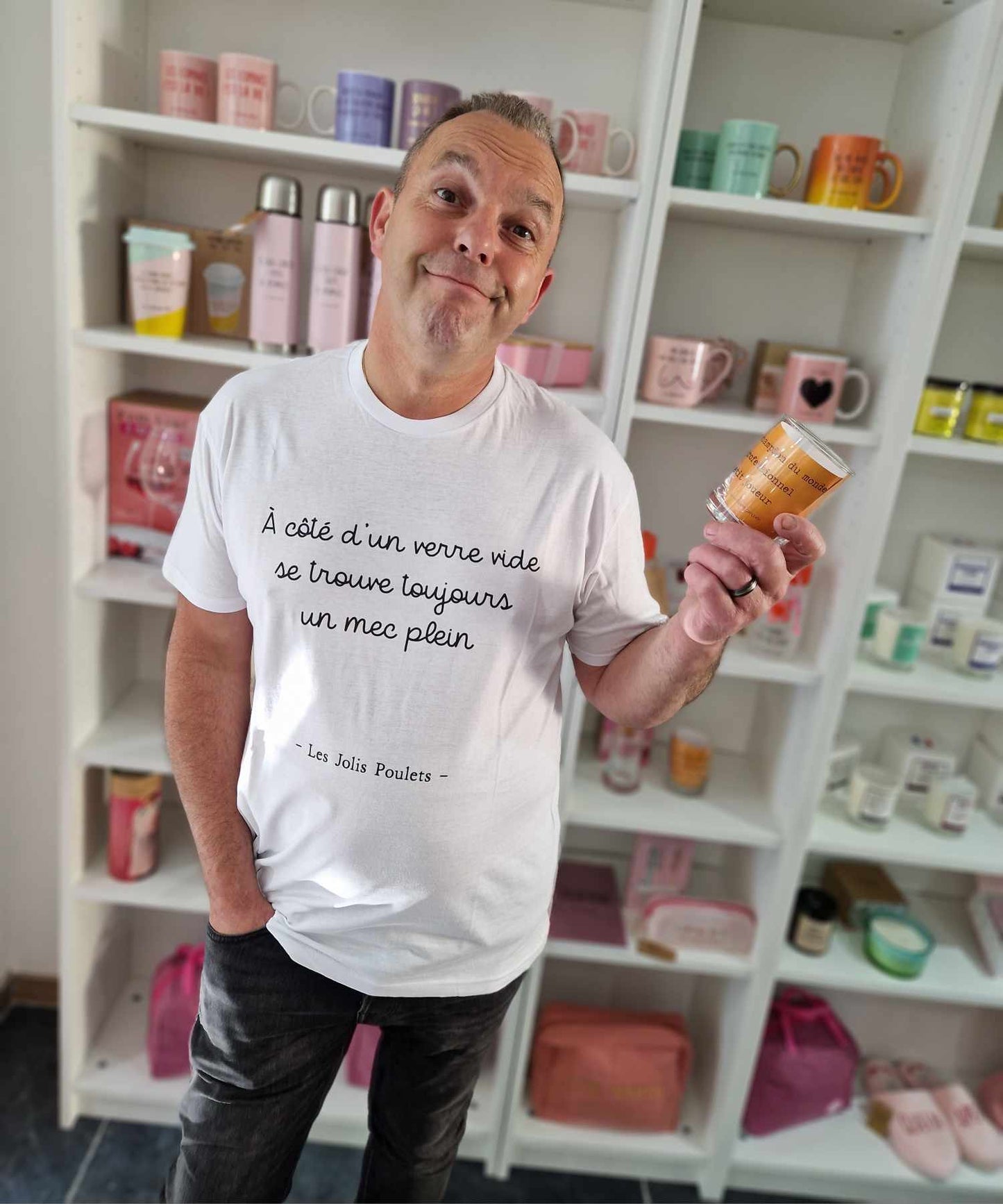 T-shirt "A côté d'un verre vide..."